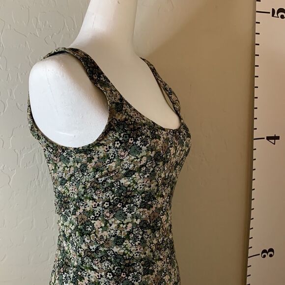 𝅺H&M green floral maxi dress with back zipper sleeveless silky fabric Size 2 - Picture 5 of 9